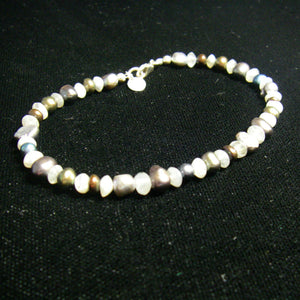 Labradorite & Black Pearl Bracelet - Leila Haikonen Jewellery