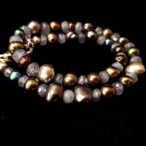 Tanzanite and Black Pearl Bracelet - Leila Haikonen Jewellery