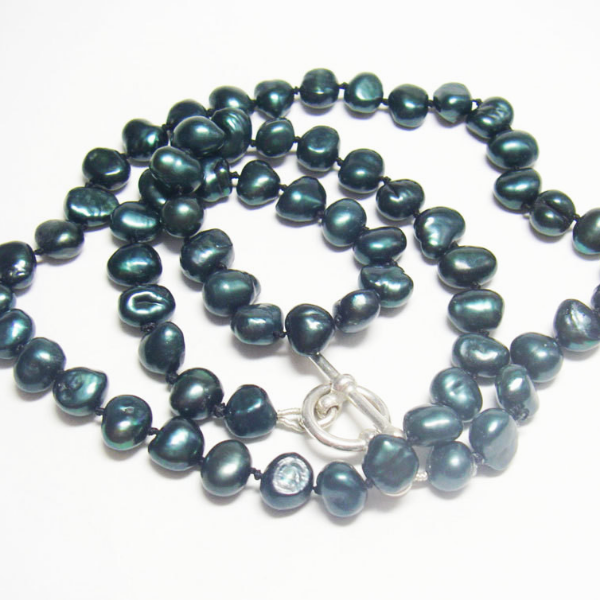 Navy Blue Pearls, Knotted Silk, Silver Necklace – Leila Haikonen